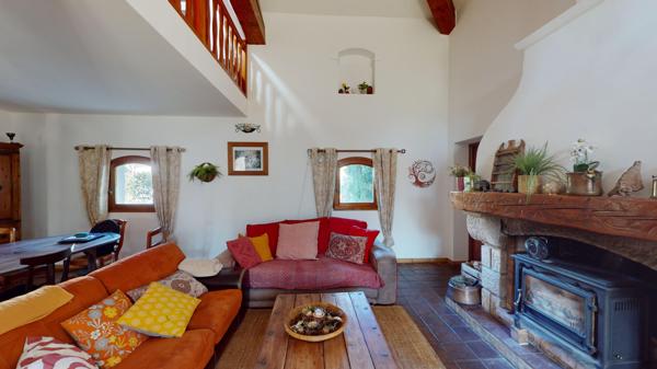 Ganges (34190) Superbe villa T5 avec piscine et terrain paysagé