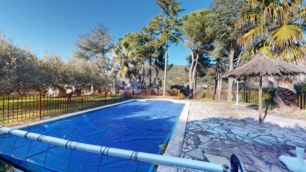 Ganges (34190) Superbe villa T5 avec piscine et terrain paysagé