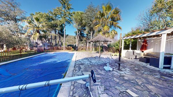 Ganges (34190) Superbe villa T5 avec piscine et terrain paysagé