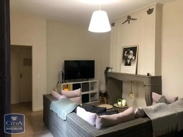 Appartement à louer 2 pièces 47.96m² Riom (63200)