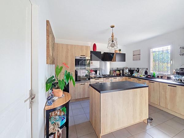 Maison Pierrevert 4 pièces 89 m2 Terrasse couverte, Jardin & Garage !!