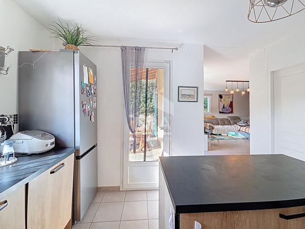 Maison Pierrevert 4 pièces 89 m2 Terrasse couverte, Jardin & Garage !!