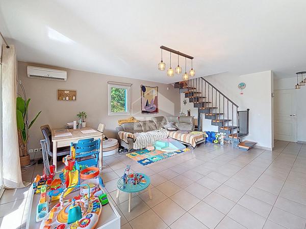 Maison Pierrevert 4 pièces 89 m2 Terrasse couverte, Jardin & Garage !!