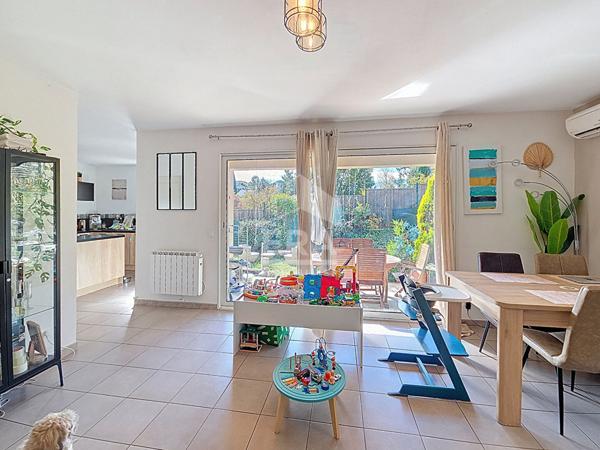 Maison Pierrevert 4 pièces 89 m2 Terrasse couverte, Jardin & Garage !!