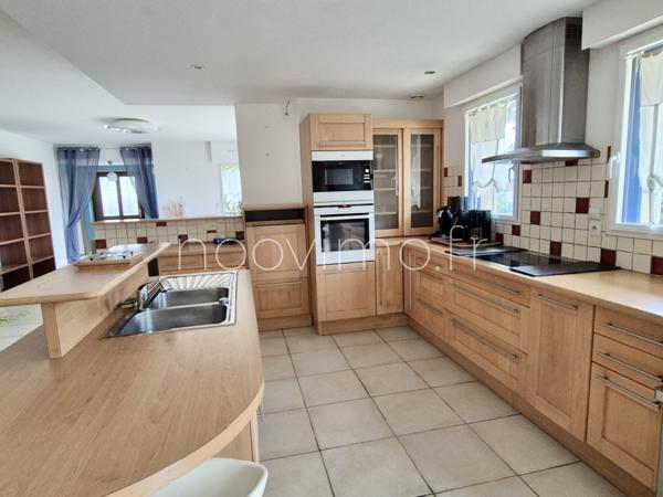 Quartier des Rimains, vaste maison 5 chambres + appartement T2