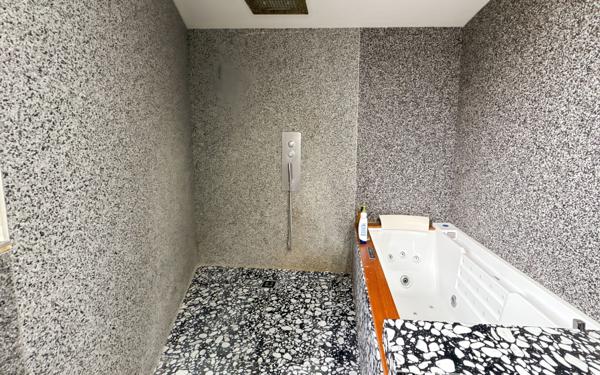 Appartement à vendre    3 pièces • 103,70 m2 Valence