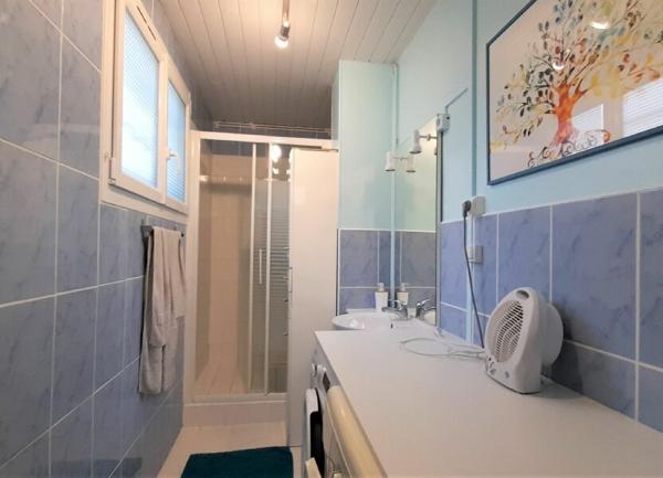 Maison à vendre    4 pièces • 74,67 m2 Saint-Léger-du-Bourg-Denis