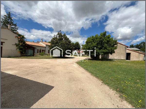 Belle propriété rénovée avec dépendances et vaste parc