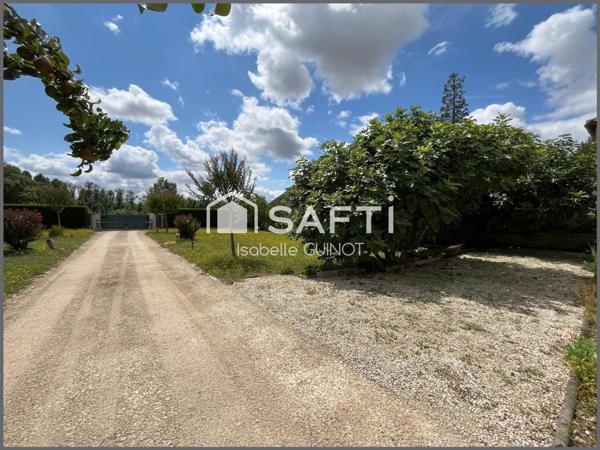 Belle propriété rénovée avec dépendances et vaste parc