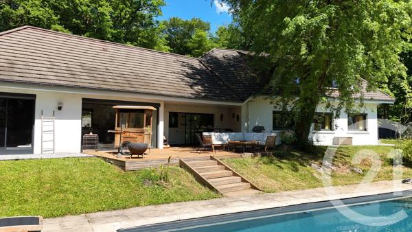 Maison à vendre  7 pièces - 240 m 2   BESANCON  - 25