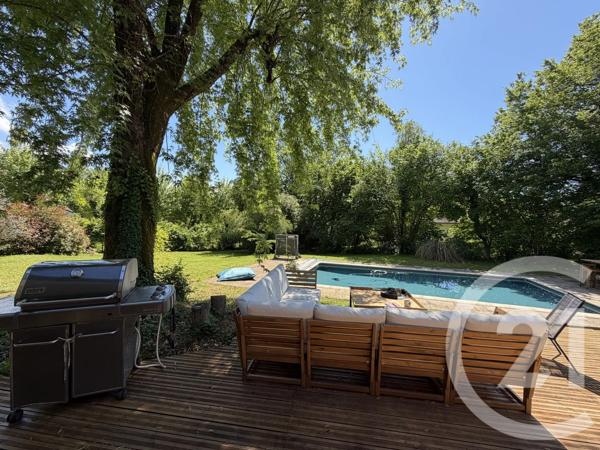 Maison à vendre  7 pièces - 240 m 2   BESANCON  - 25