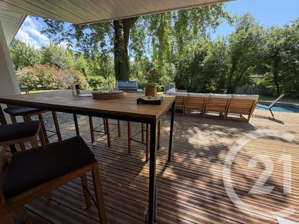Maison à vendre  7 pièces - 240 m 2   BESANCON  - 25