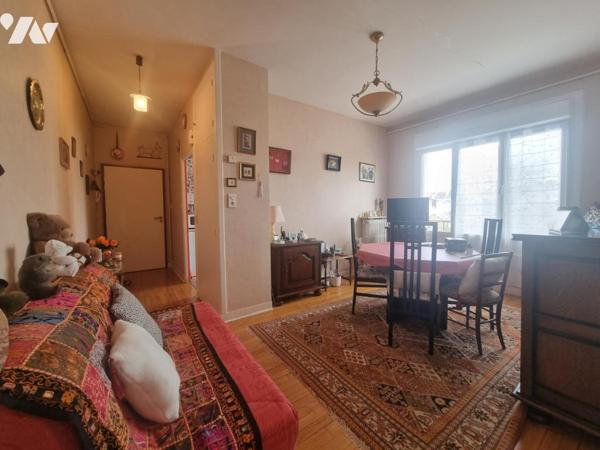 Saint-Nazaire place du commerce, appartement T2 avec garage, cave et grenier 