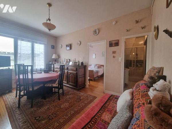 Saint-Nazaire place du commerce, appartement T2 avec garage, cave et grenier 