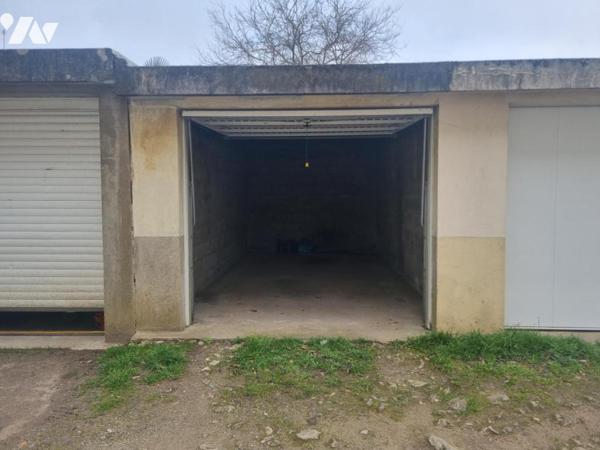 Saint-Nazaire place du commerce, appartement T2 avec garage, cave et grenier 