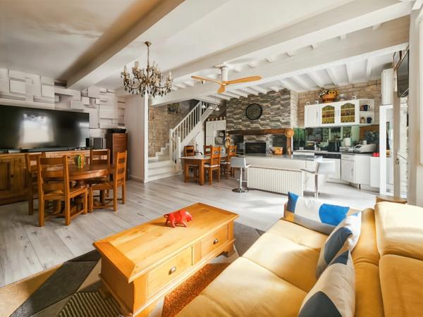 Maison de village bio climatique + grange + cour + jardin