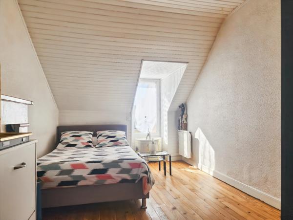 Maison de village bio climatique + grange + cour + jardin