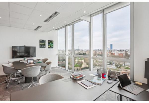 Bureaux à louer Montrouge vues panoramiques sur Paris prestations modernes