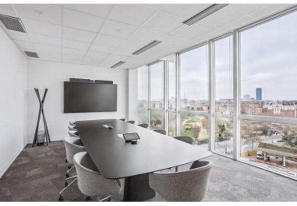 Bureaux à louer Montrouge vues panoramiques sur Paris prestations modernes