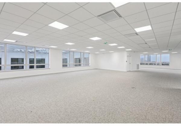 Bureaux à louer Montrouge vues panoramiques sur Paris prestations modernes