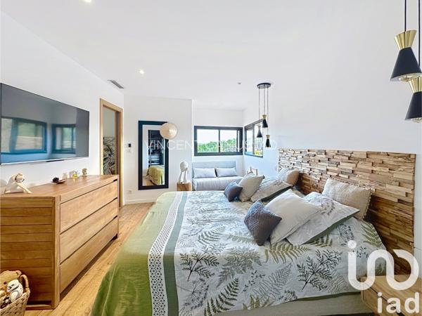 Maison à vendre 7 pièces 221 m² Sanary-sur-Mer