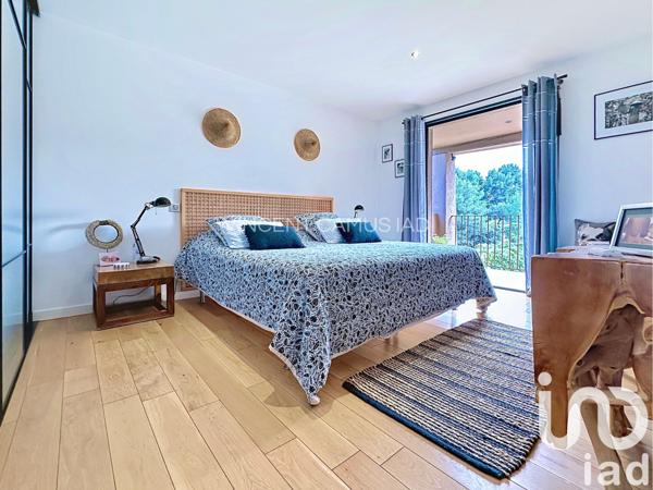 Maison à vendre 7 pièces 221 m² Sanary-sur-Mer