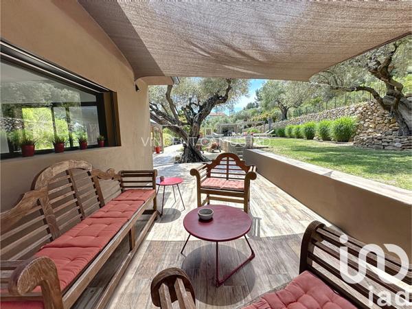 Maison à vendre 7 pièces 221 m² Sanary-sur-Mer