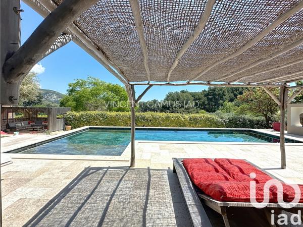 Maison à vendre 7 pièces 221 m² Sanary-sur-Mer