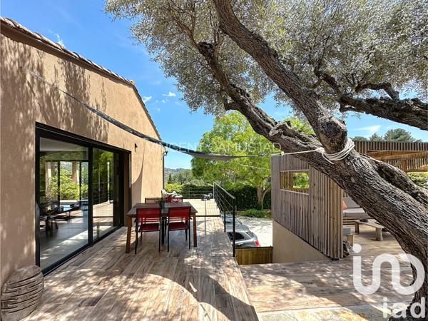Maison à vendre 7 pièces 221 m² Sanary-sur-Mer