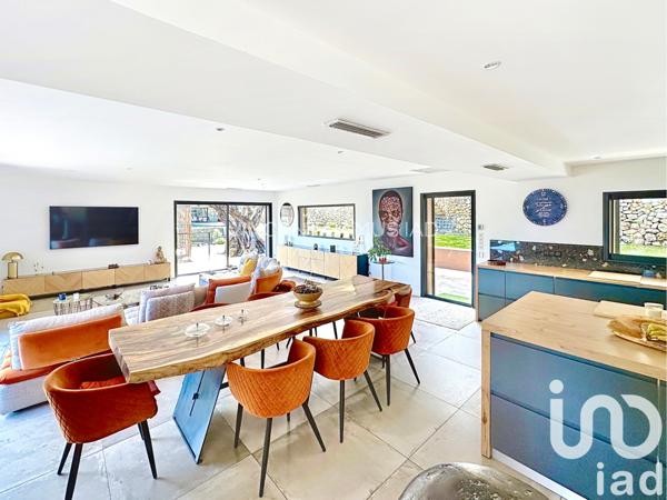 Maison à vendre 7 pièces 221 m² Sanary-sur-Mer