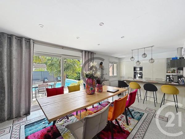 Maison à vendre  7 pièces - 163 m 2   ST MARTIN DU TERTRE  - 89