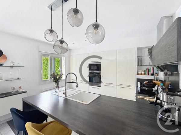 Maison à vendre  7 pièces - 163 m 2   ST MARTIN DU TERTRE  - 89