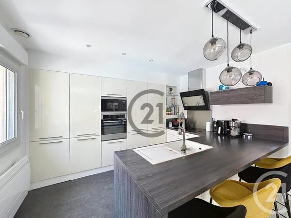 Maison à vendre  7 pièces - 163 m 2   ST MARTIN DU TERTRE  - 89