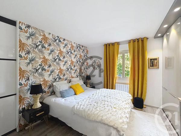 Maison à vendre  7 pièces - 163 m 2   ST MARTIN DU TERTRE  - 89
