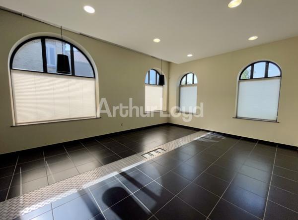 MAISON RÉHABILITÉ EN BUREAUX EN PARFAIT ÉTAT À BAILLEUL