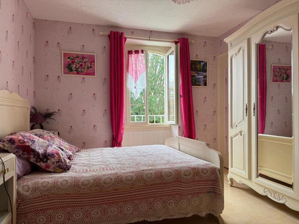 Individuelle, bien agencée - Près d'un Hectare !