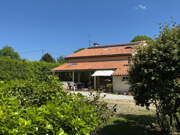 Individuelle, bien agencée - Près d'un Hectare !