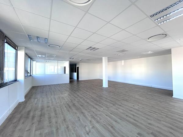 Bureaux à louer à Pessac Enora Parc avec parking et accès tram B