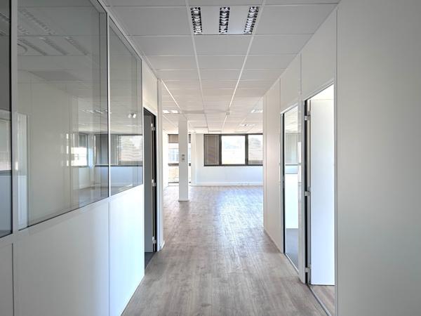 Bureaux à louer à Pessac Enora Parc avec parking et accès tram B
