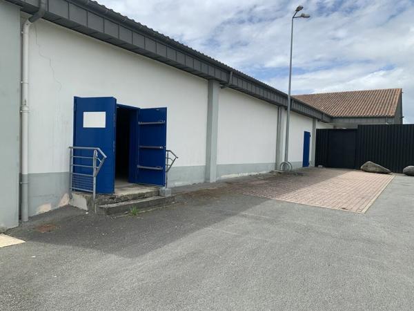 LOCAL PROFESSIONNEL 1143M2 MONCOUTANT