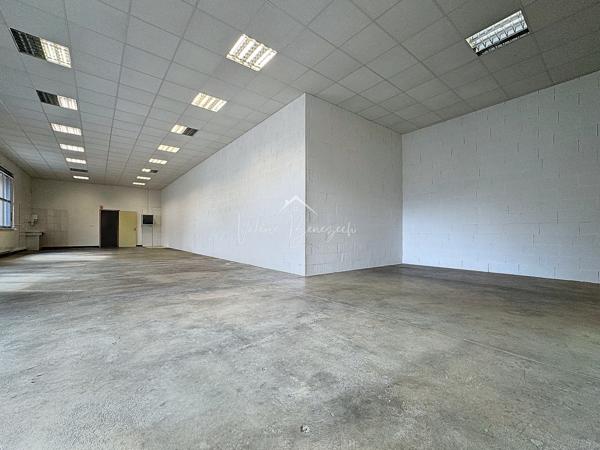 Saint-Affrique (12400) Bâtiment de 236 m² – Emplacement Idéal pour Commerce ou Artisanat