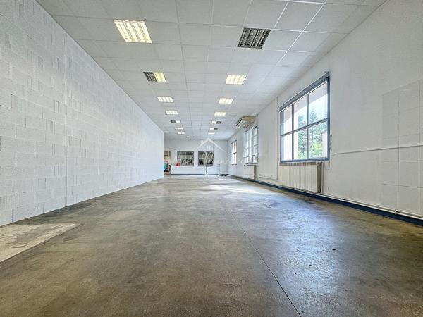 Saint-Affrique (12400) Bâtiment de 236 m² – Emplacement Idéal pour Commerce ou Artisanat