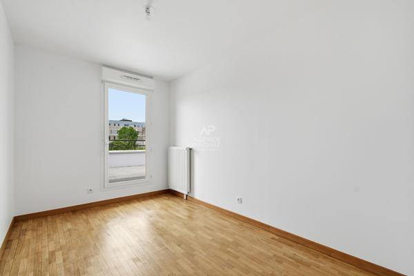 Appartement Saint Germain En Laye 5 pièces 96.61 m² Terrasse 49 m² 598 000 € **  - Référence  18396