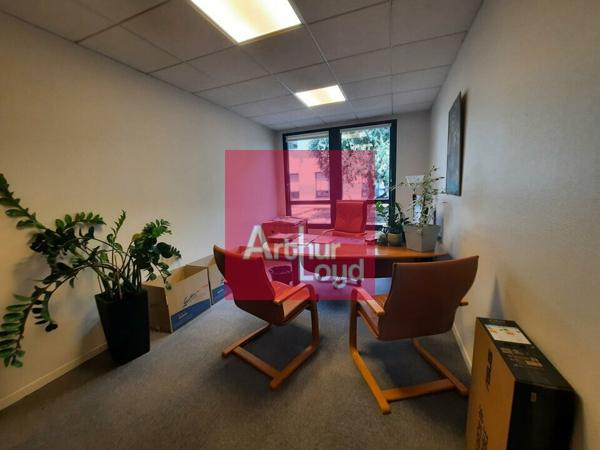 CLERMONT-FERRAND LA PARDIEU A LOUER BUREAUX 1142 M² - PARKING 45 PLACES
