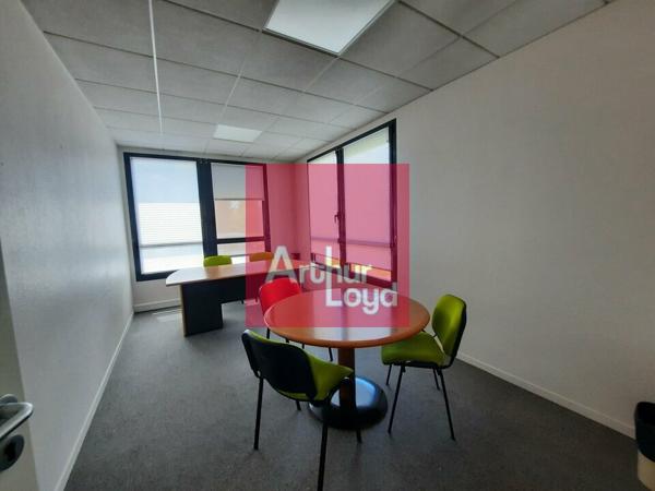 CLERMONT-FERRAND LA PARDIEU A LOUER BUREAUX 1142 M² - PARKING 45 PLACES