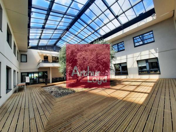 CLERMONT-FERRAND LA PARDIEU A LOUER BUREAUX 1142 M² - PARKING 45 PLACES