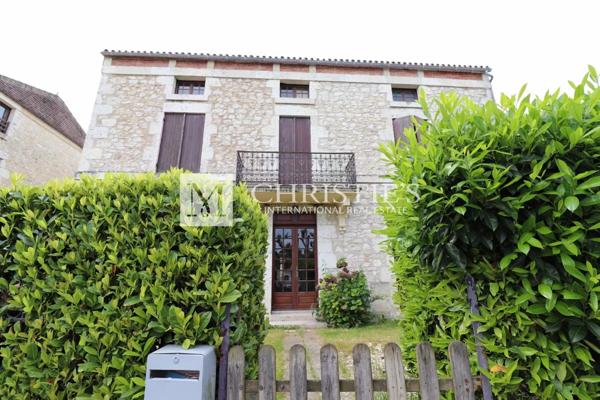 HOTEL Restaurant et maison au centre d’un village bastide