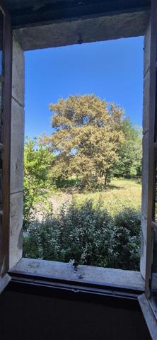 Maison de caractère en pierre, à fort potentiel