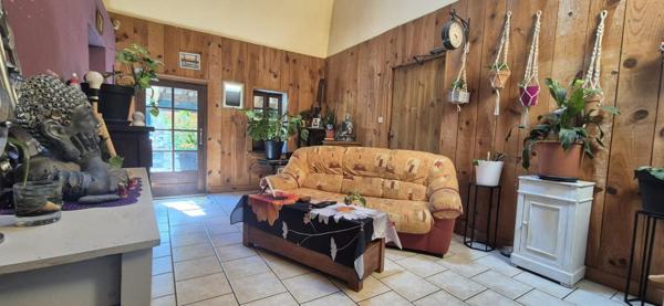 Maison de caractère en pierre, à fort potentiel