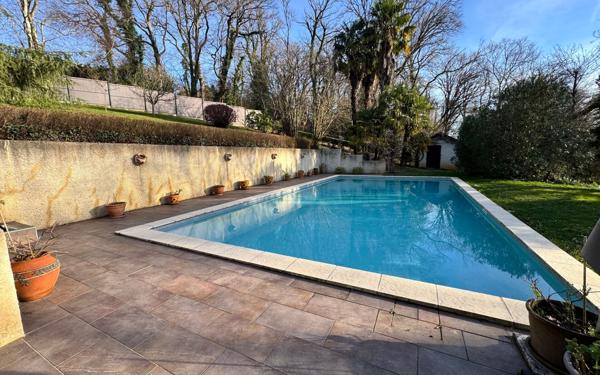 Maison à vendre    6 pièces • 170 m2 Montardon